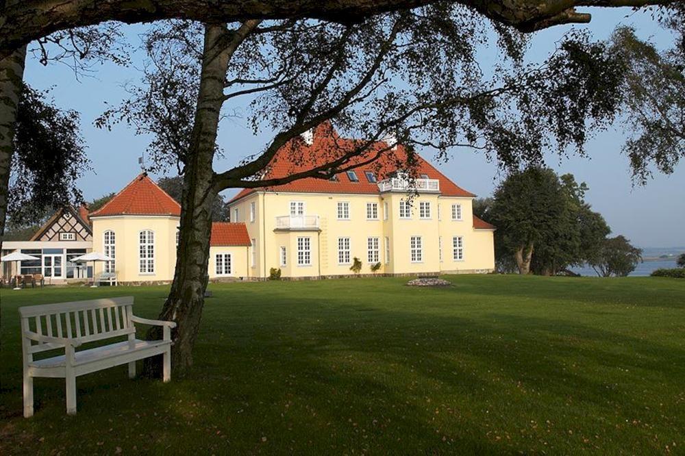 Gl. Avernaes Sinatur Hotel & Konference Ebberup Extérieur photo