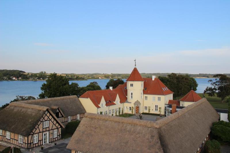 Gl. Avernaes Sinatur Hotel & Konference Ebberup Extérieur photo