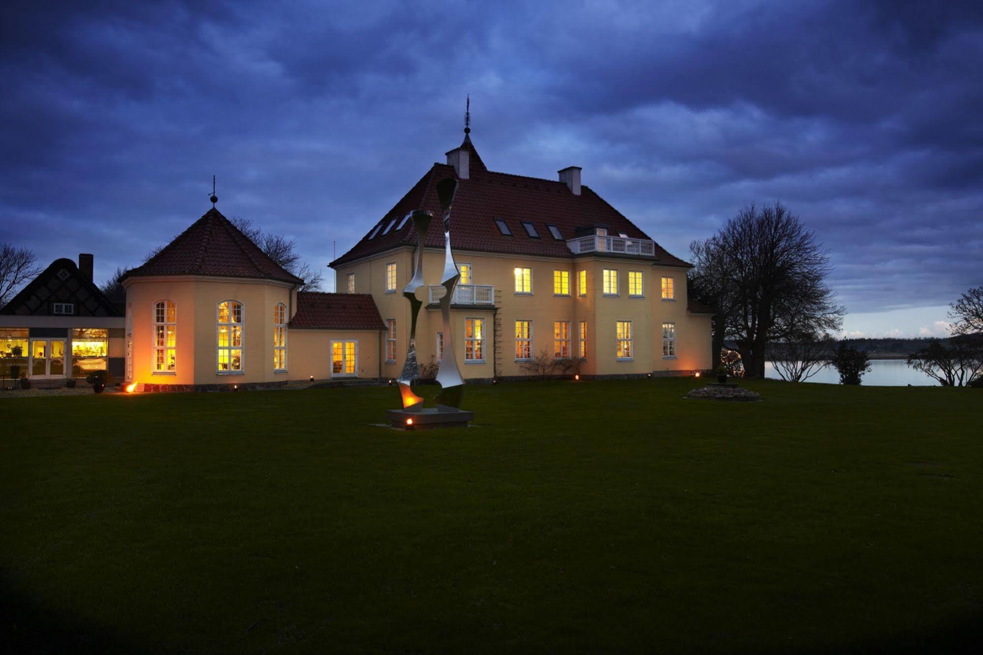 Gl. Avernaes Sinatur Hotel & Konference Ebberup Extérieur photo